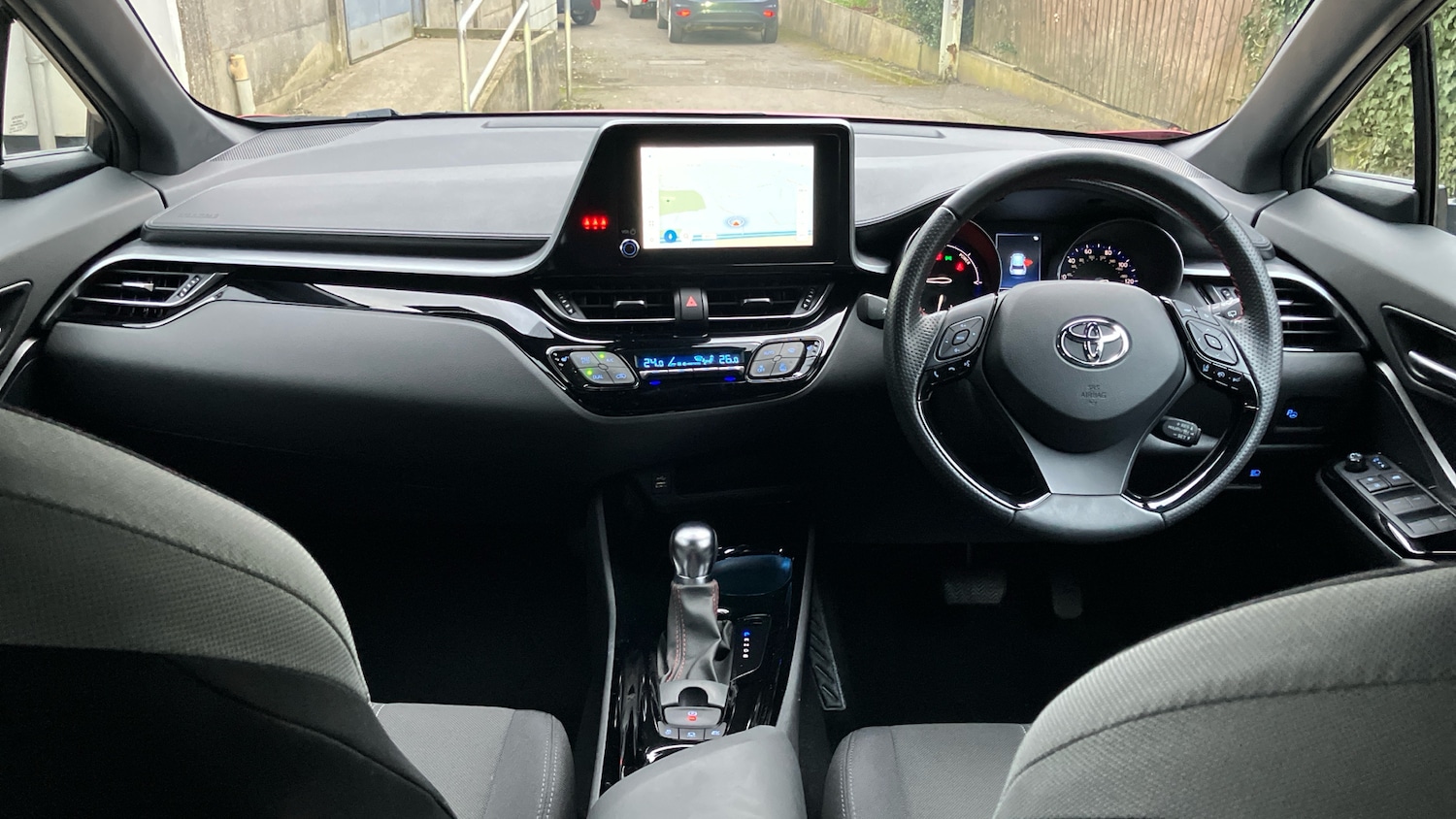 Used Toyota C-HR 2023 for sale - 77676163: Photo 5