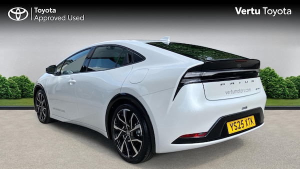 Used Toyota Prius 2025 for sale - 76262785: Photo 4