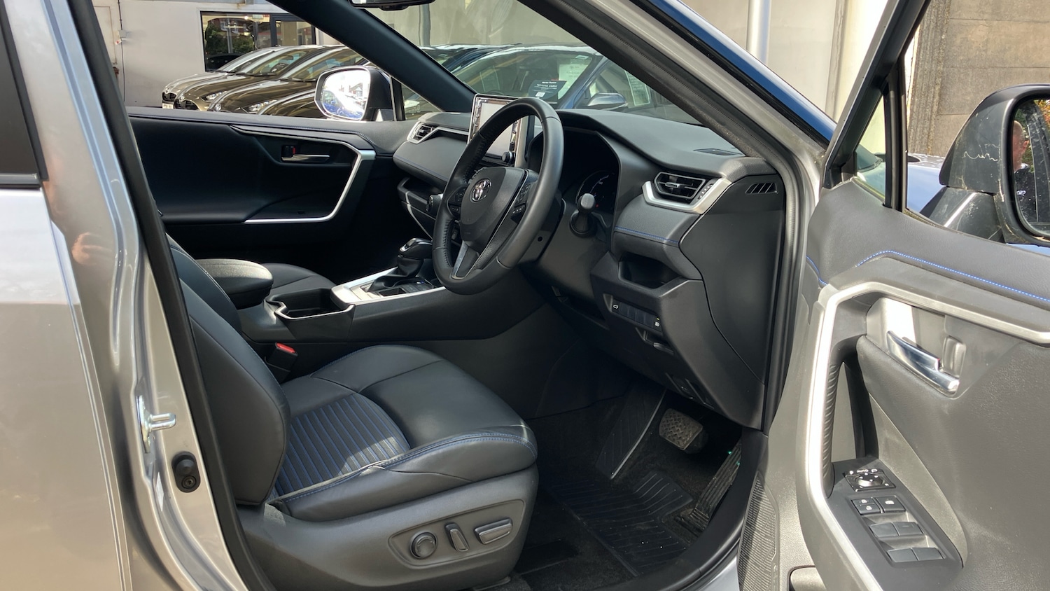 Used Toyota RAV4 2021 for sale - 76422246: Photo 11