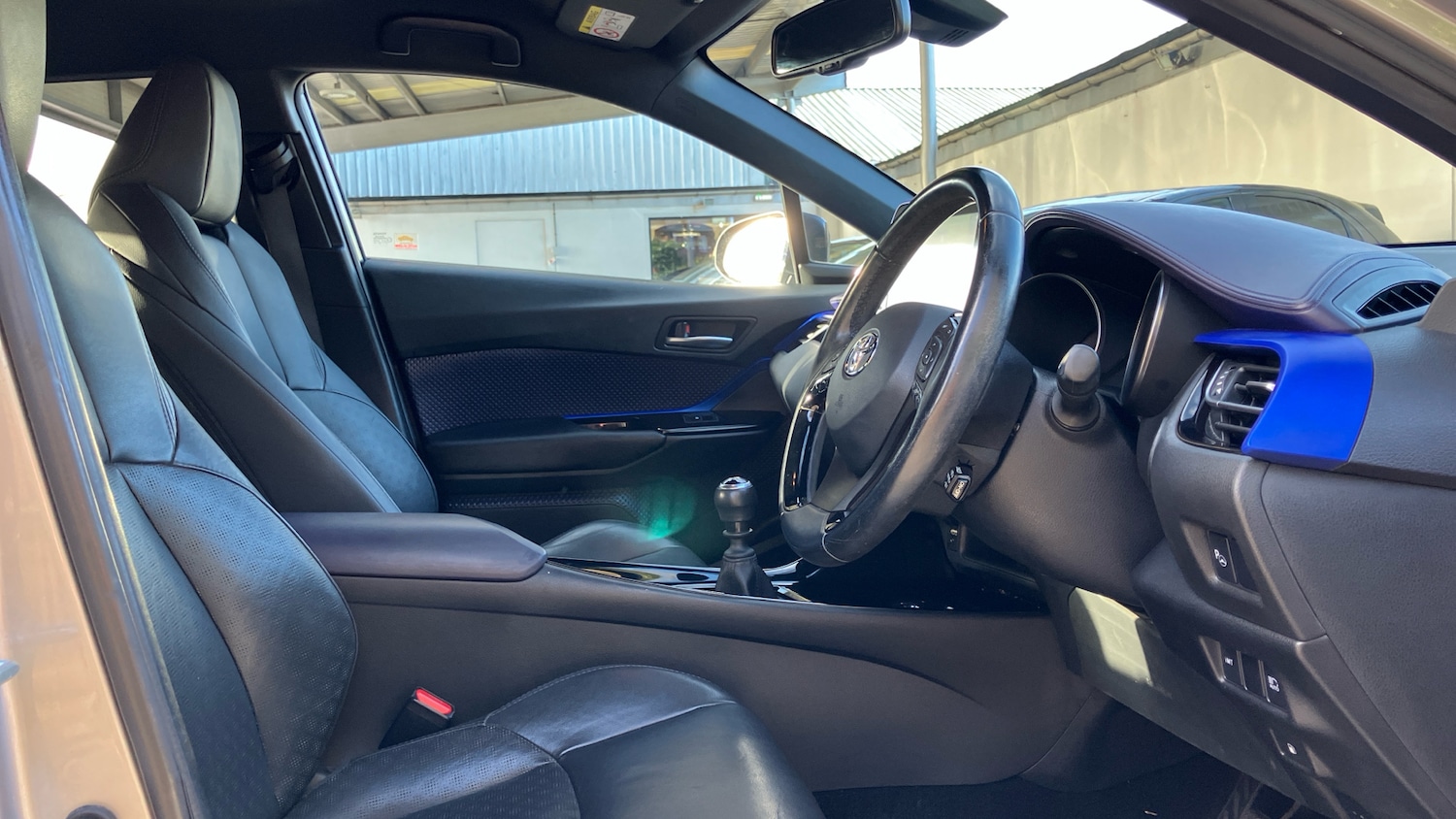 Used Toyota C-HR 2017 for sale - 76734947: Photo 11