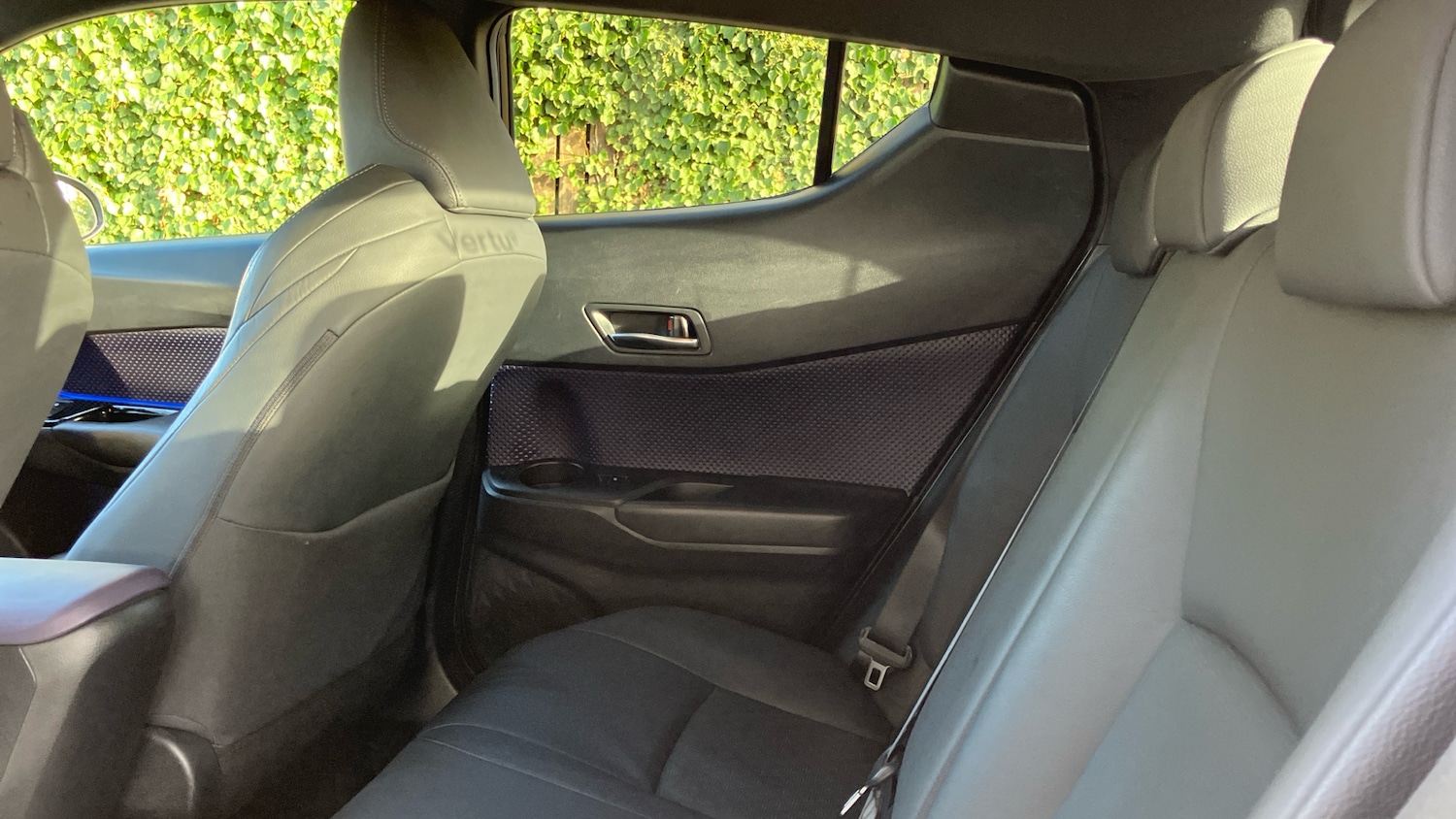 Used Toyota C-HR 2017 for sale - 76734947: Photo 13