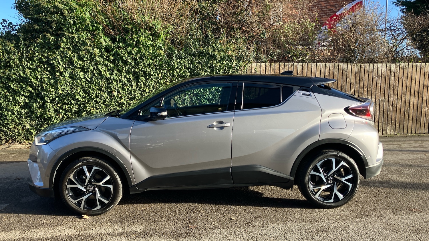 Used Toyota C-HR 2017 for sale - 76734947: Photo 17