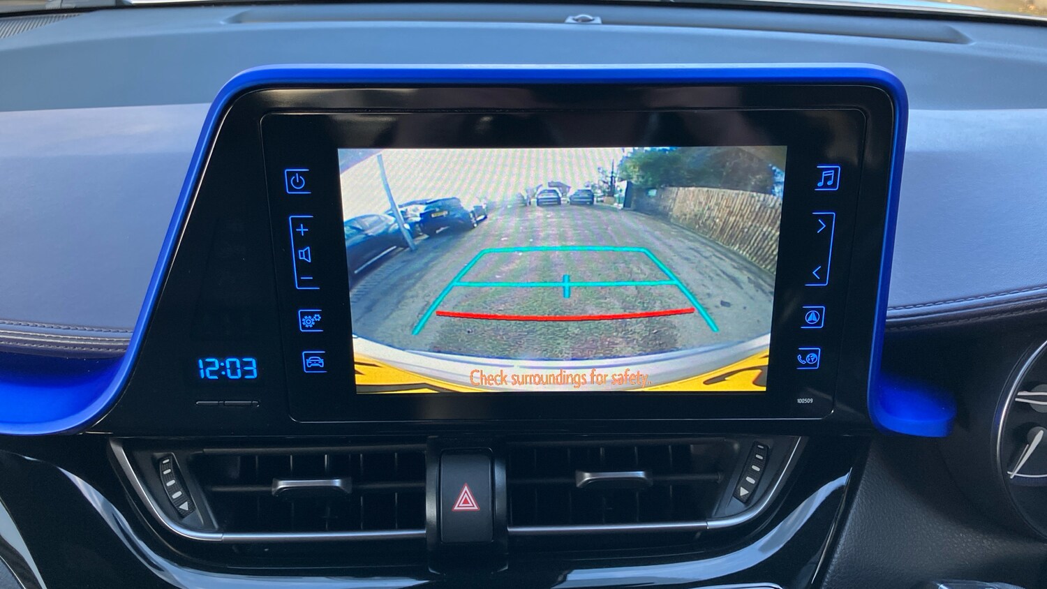 Used Toyota C-HR 2017 for sale - 76734947: Photo 26