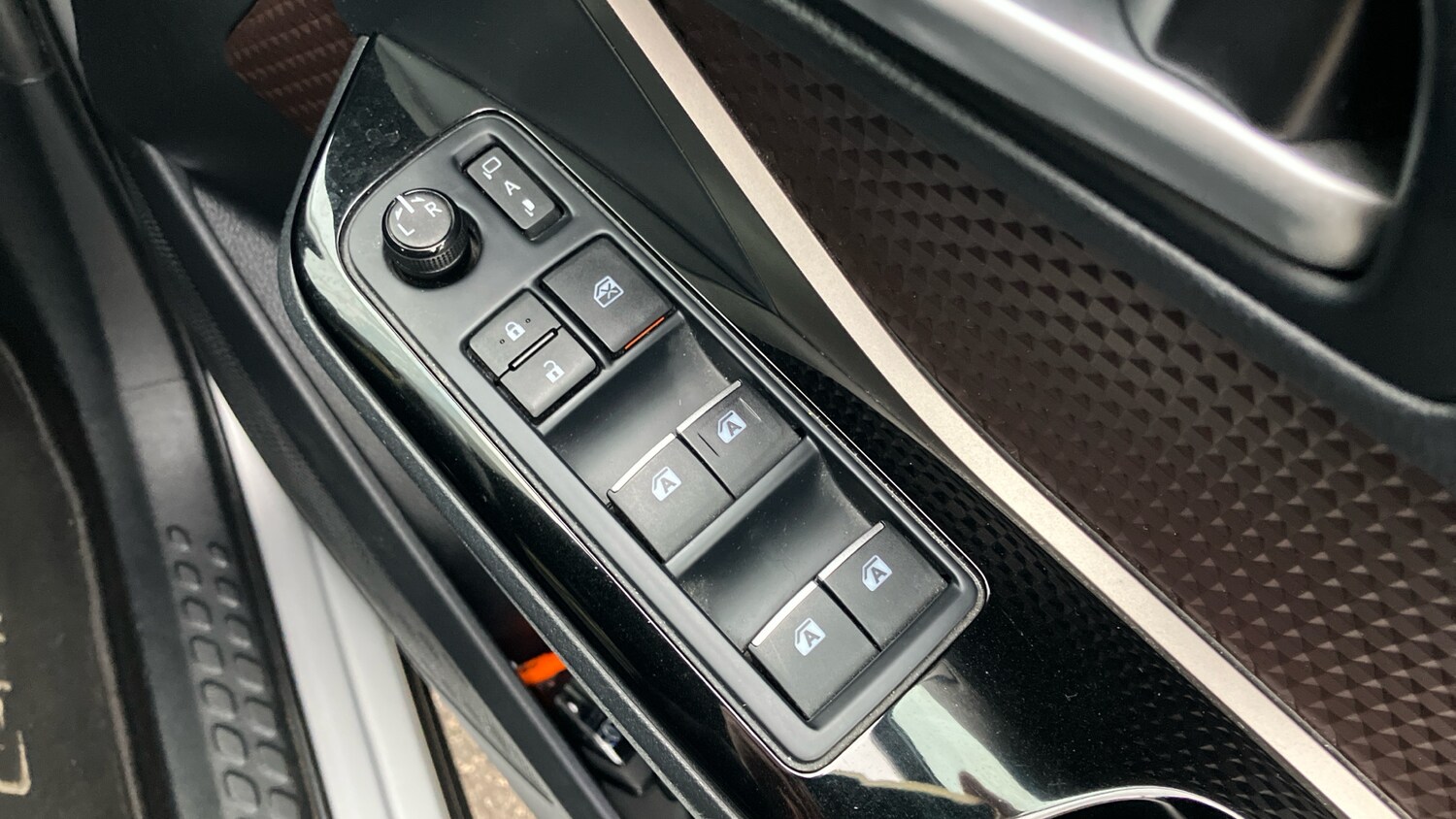 Used Toyota C-HR 2018 for sale - 77336497: Photo 31