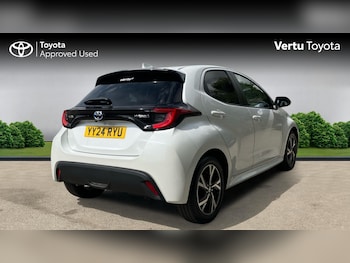 Used Toyota Yaris 2024 for sale - 79335319: Photo