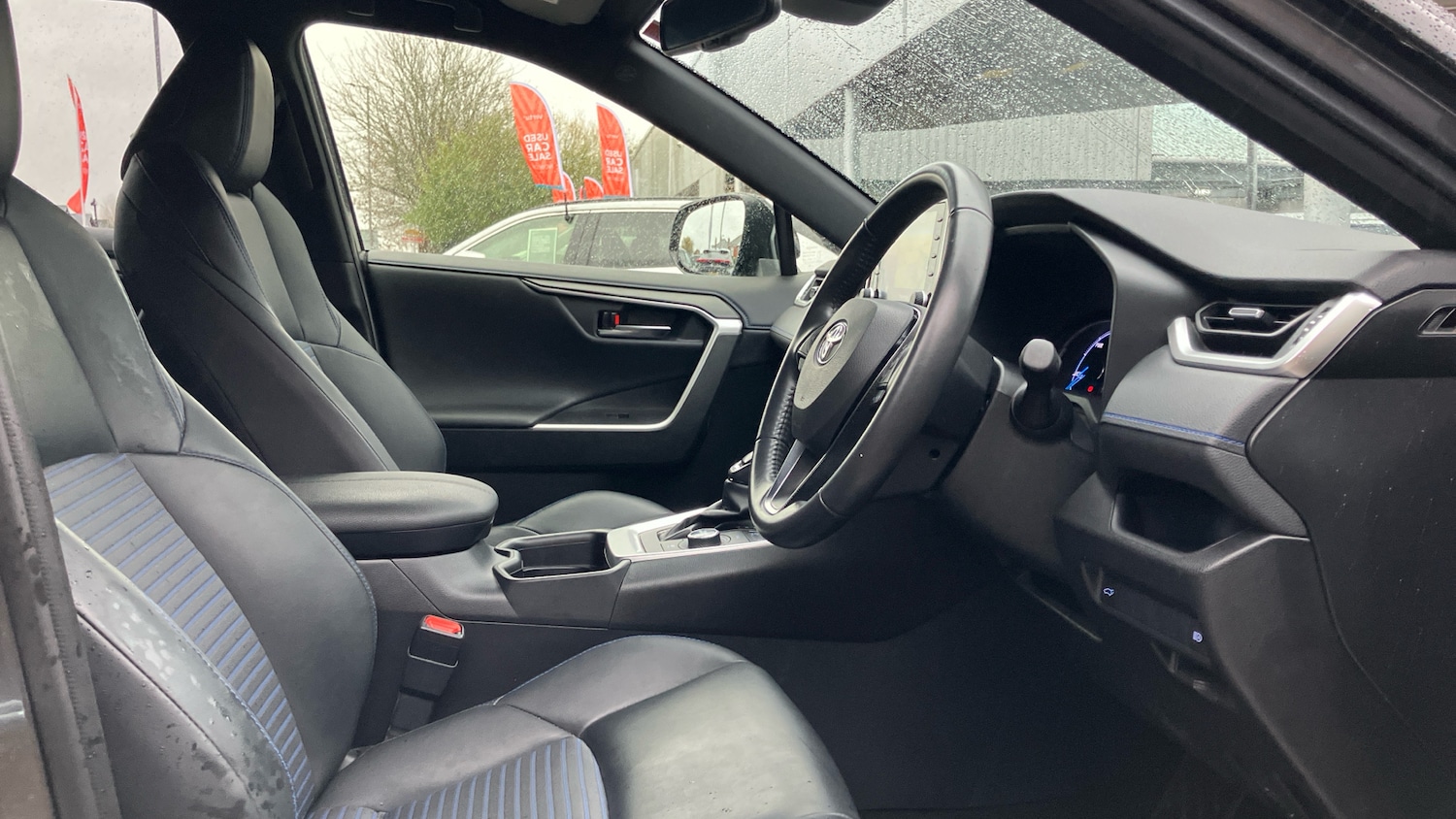 Used Toyota RAV4 2021 for sale - 76896819: Photo 11