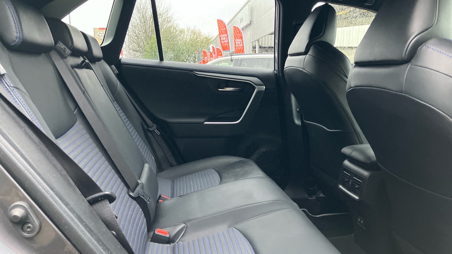 Used Toyota RAV4 2021 for sale - 76896819: Photo 12