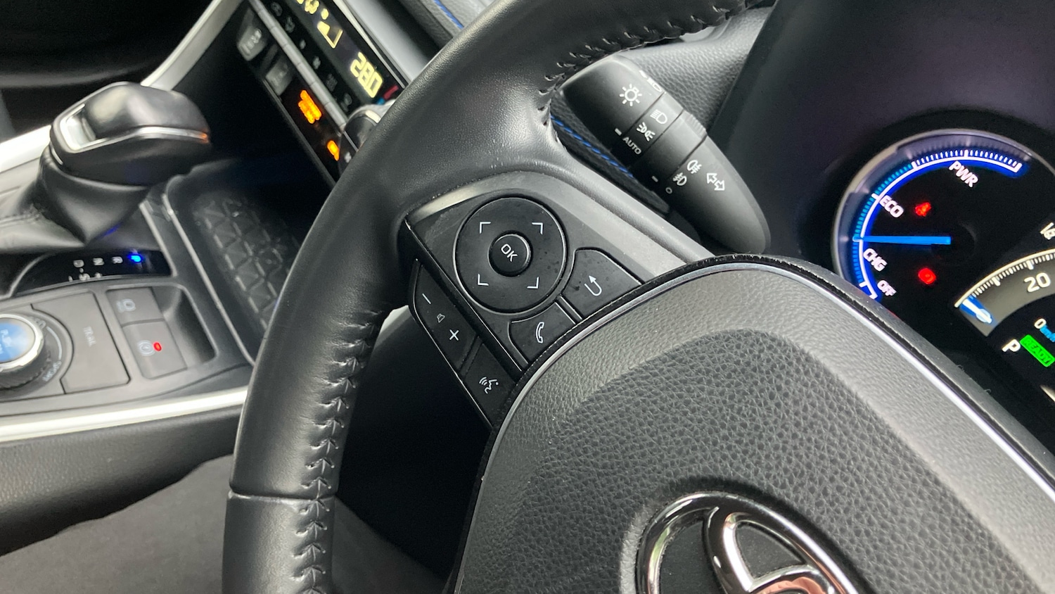 Used Toyota RAV4 2021 for sale - 76896819: Photo 33