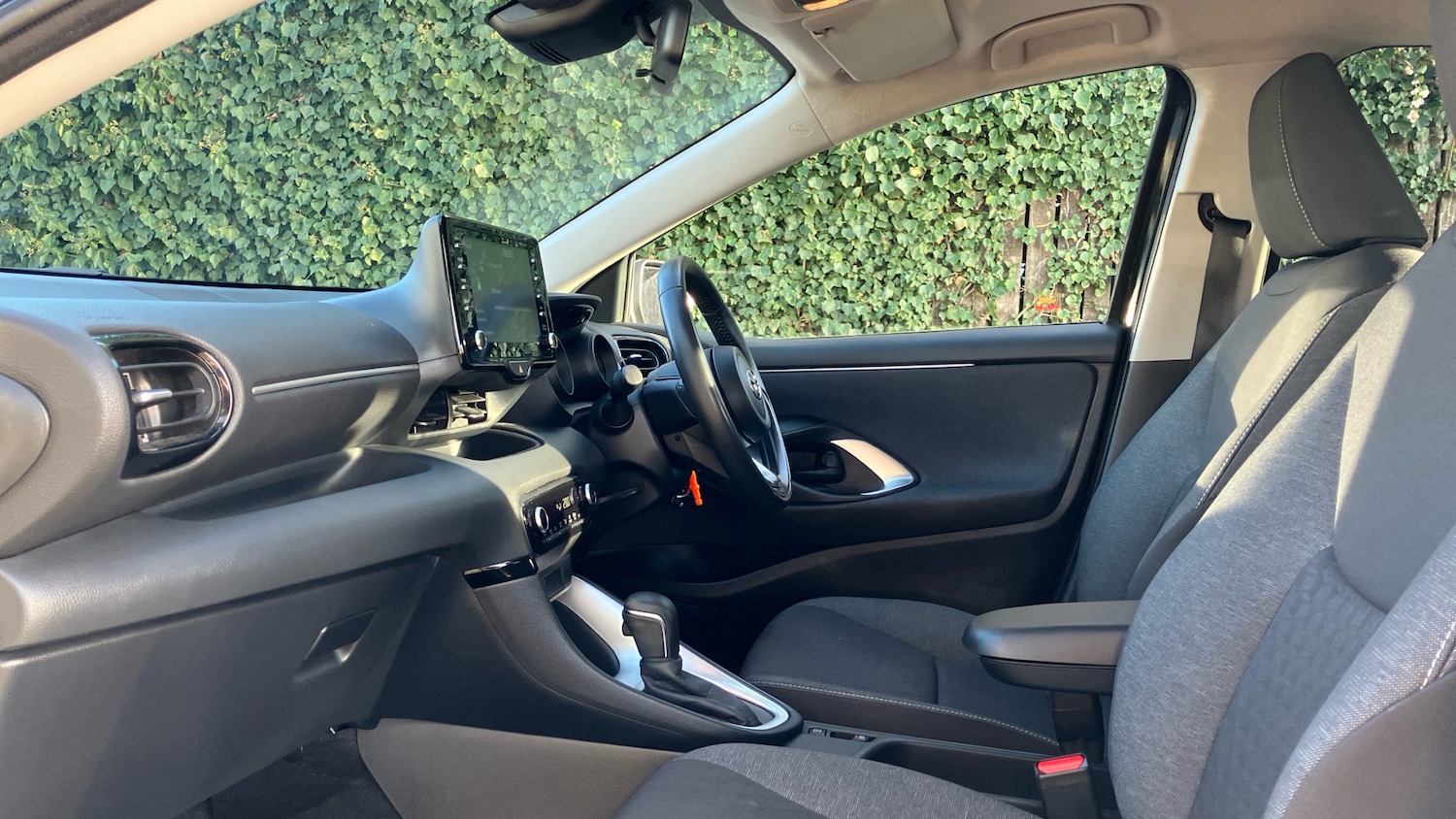 Used Toyota Yaris 2022 for sale - 76710010: Photo 10