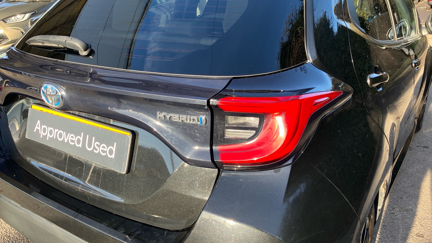 Used Toyota Yaris 2022 for sale - 76710010: Photo 21