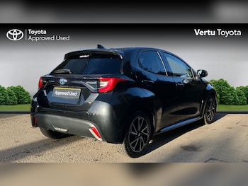 Used Toyota Yaris 2022 for sale - 76710010: Photo