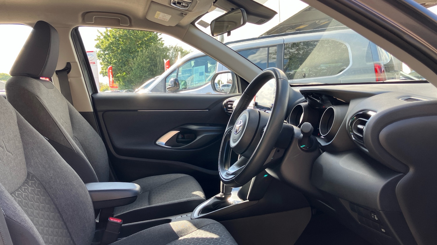 Used Toyota Yaris Cross 2023 for sale - 76064901: Photo 11
