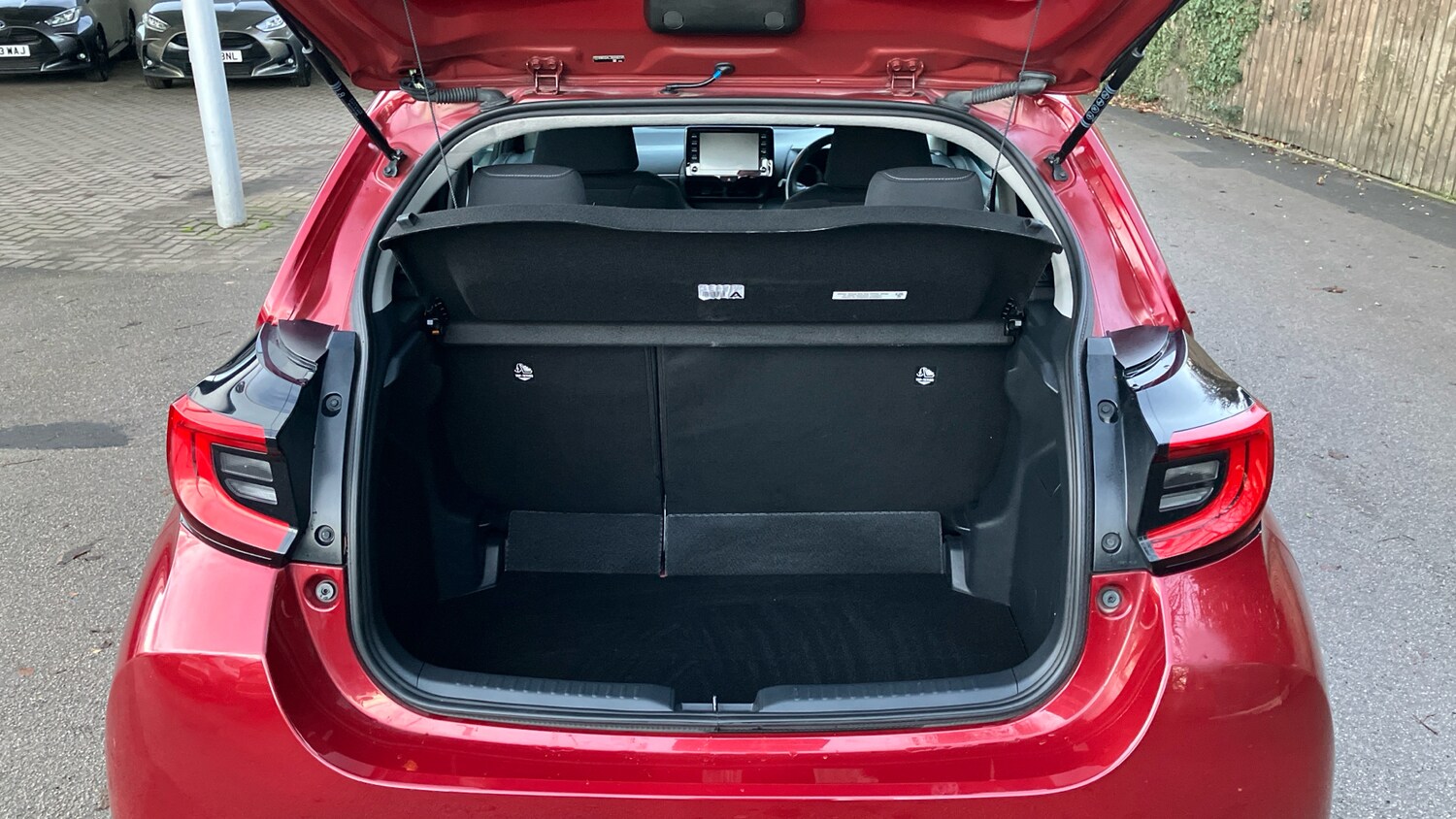 Used Toyota Yaris 2021 for sale - 76694768: Photo 14