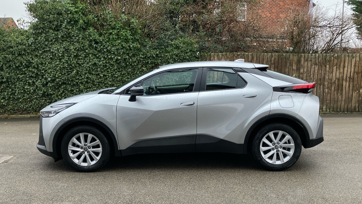 Used Toyota C-HR 2024 for sale - 77079460: Photo 17