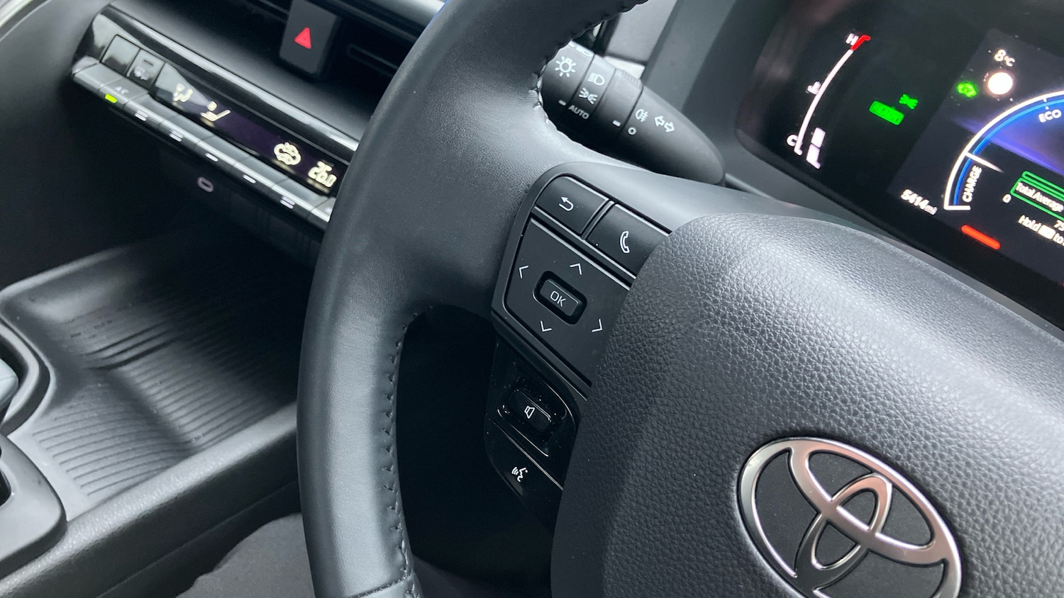 Used Toyota C-HR 2024 for sale - 77079460: Photo 32