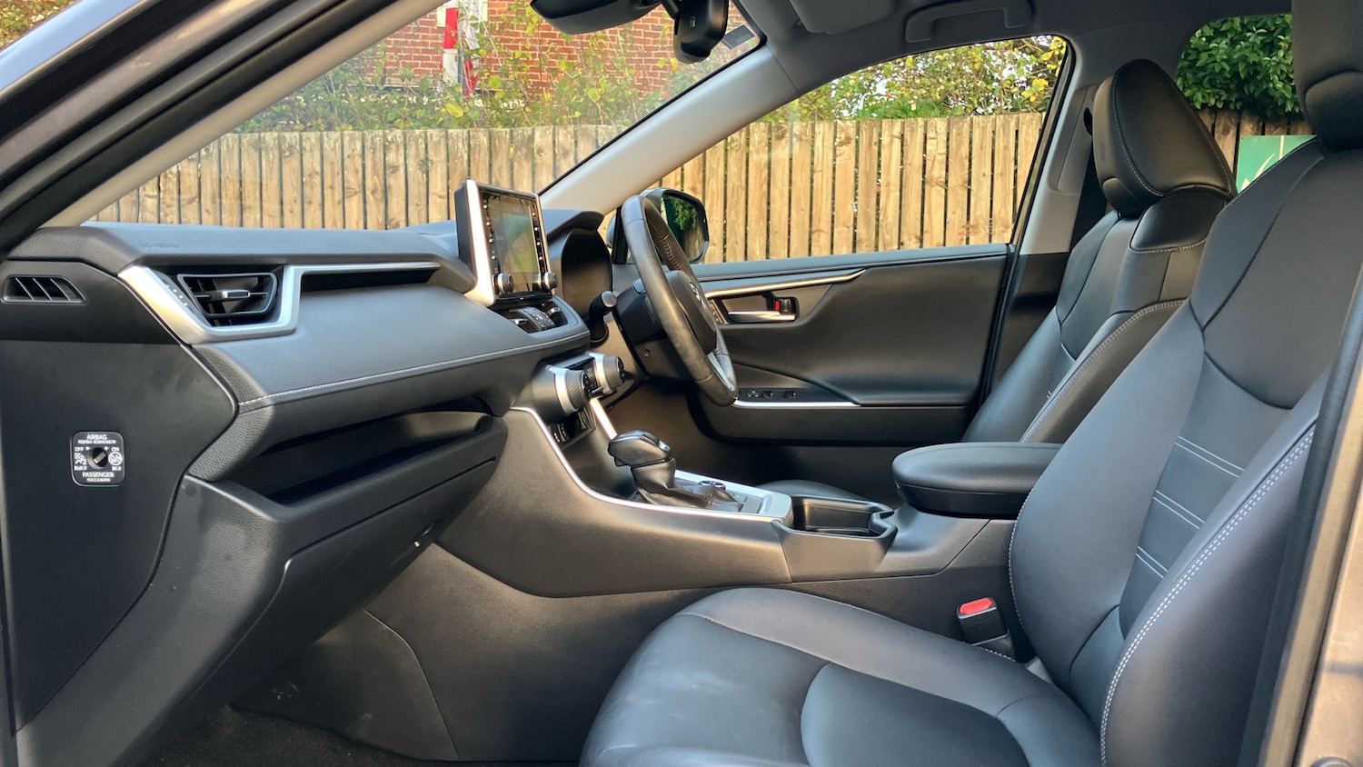 Used Toyota RAV4 2019 for sale - 76532101: Photo 10