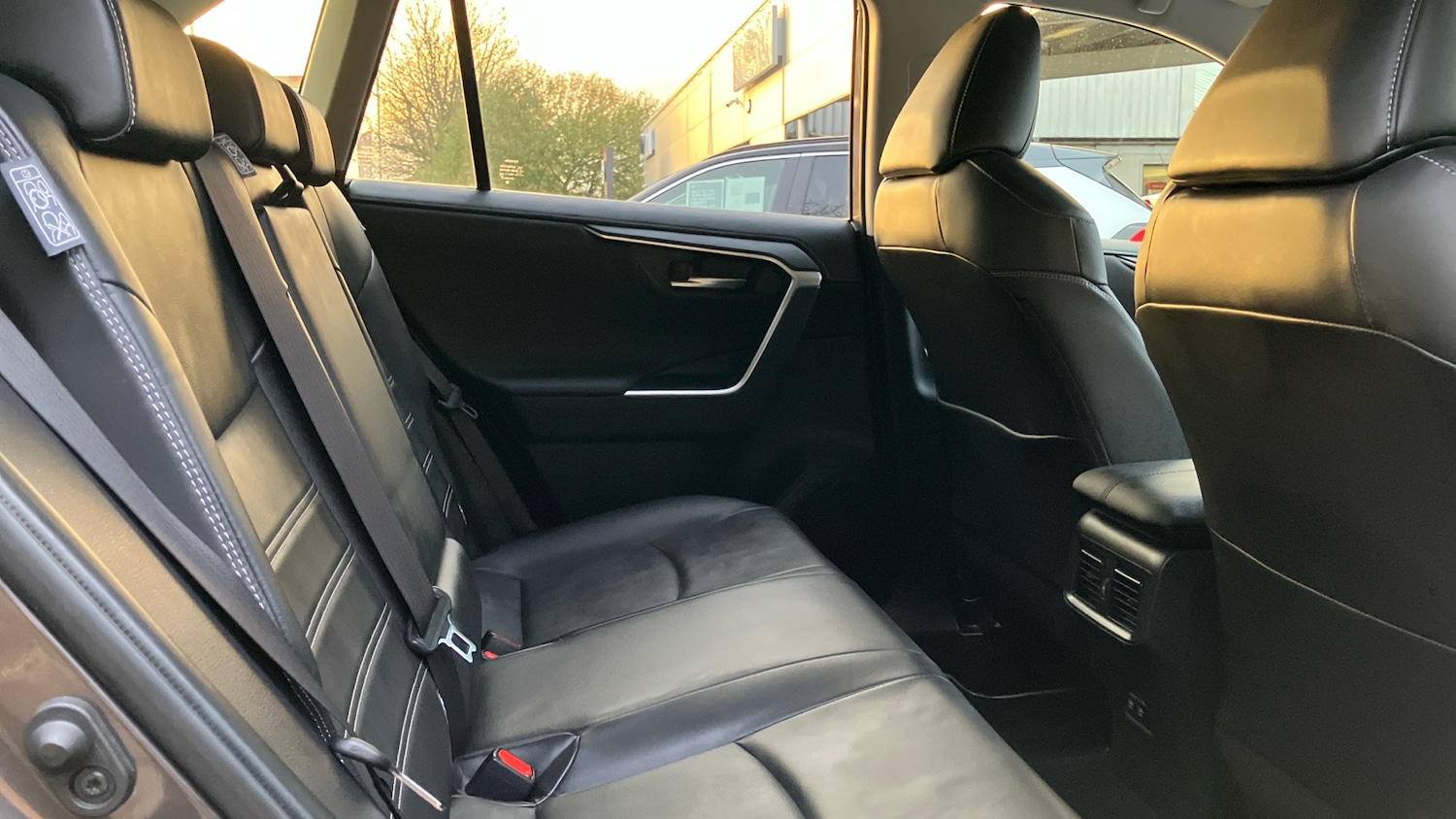 Used Toyota RAV4 2019 for sale - 76532101: Photo 12