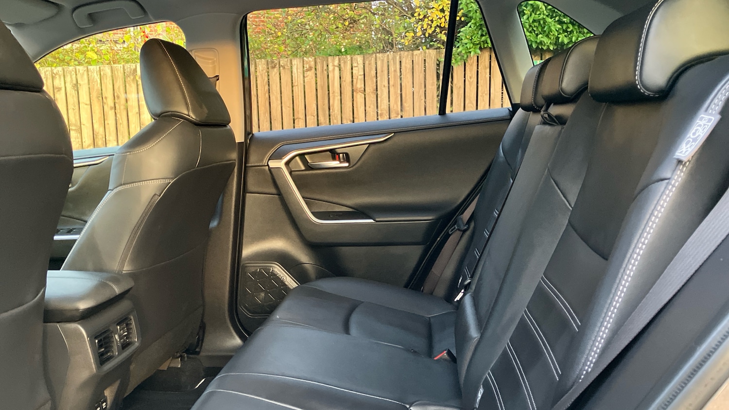 Used Toyota RAV4 2019 for sale - 76532101: Photo 13