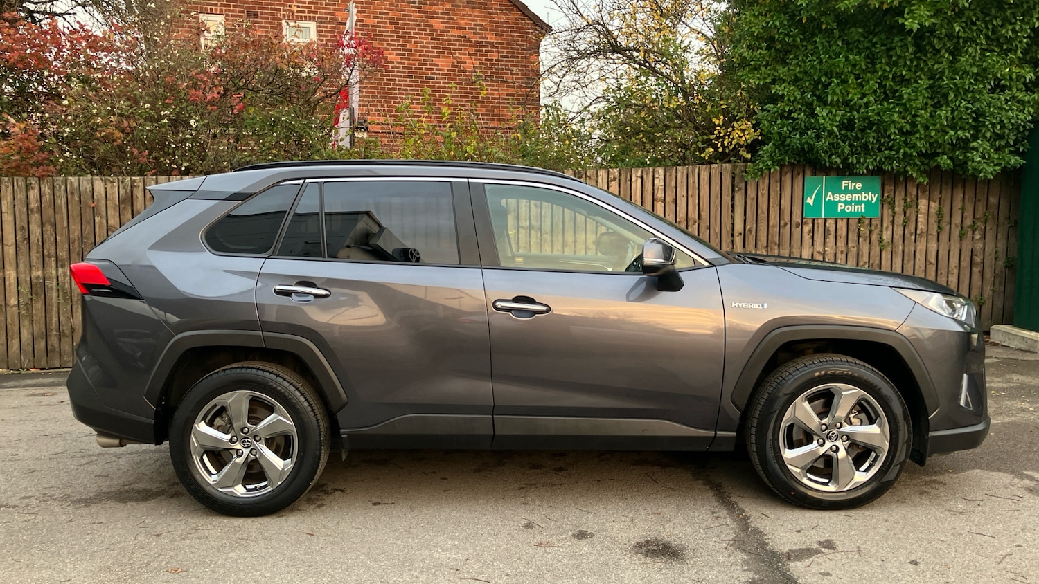 Used Toyota RAV4 2019 for sale - 76532101: Photo 16