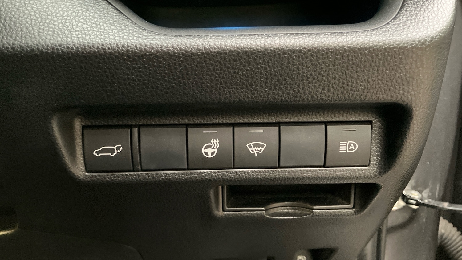 Used Toyota RAV4 2019 for sale - 76532101: Photo 33