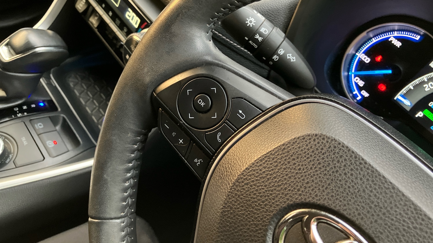 Used Toyota RAV4 2019 for sale - 76532101: Photo 34