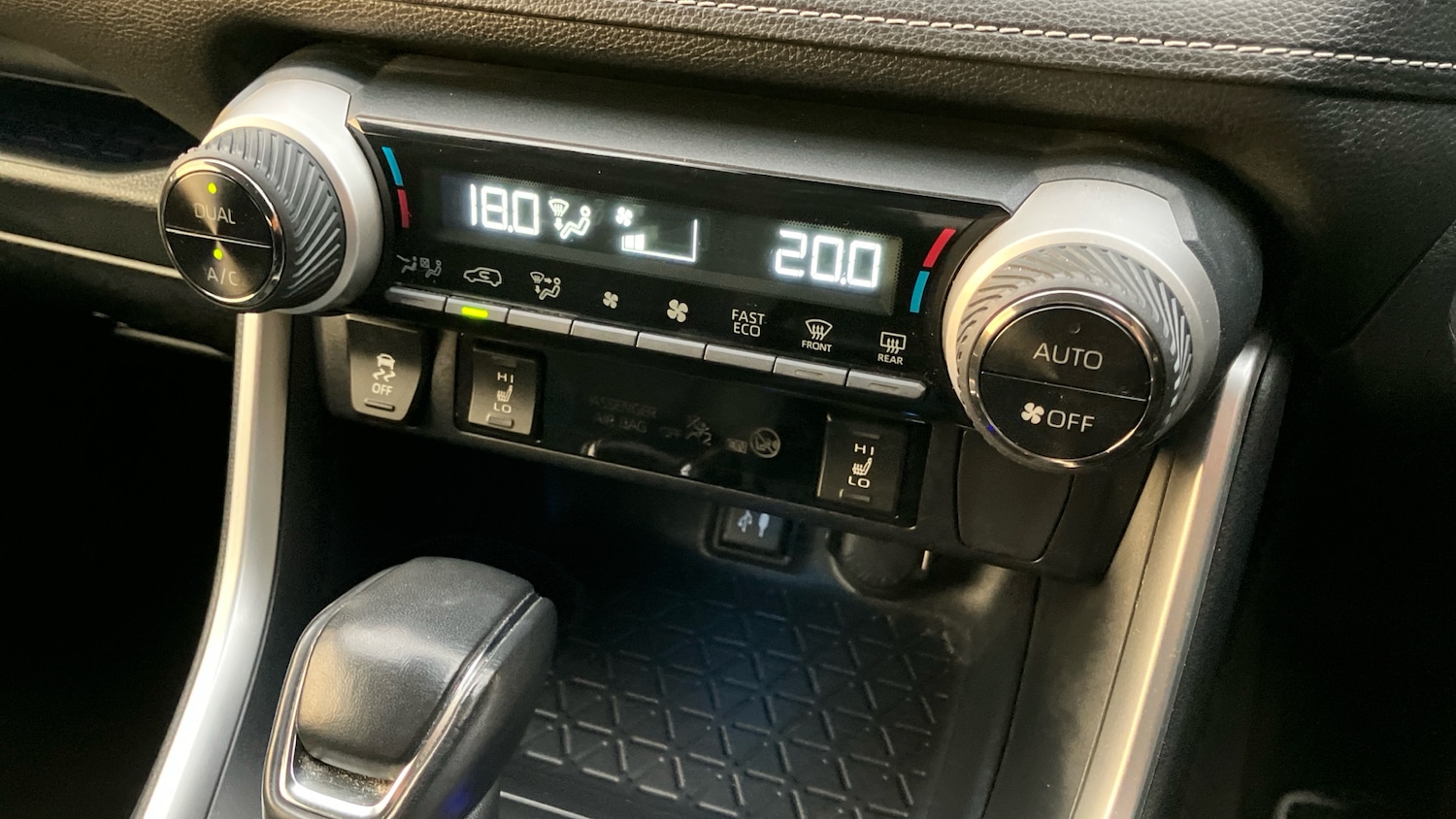 Used Toyota RAV4 2019 for sale - 76532101: Photo 36