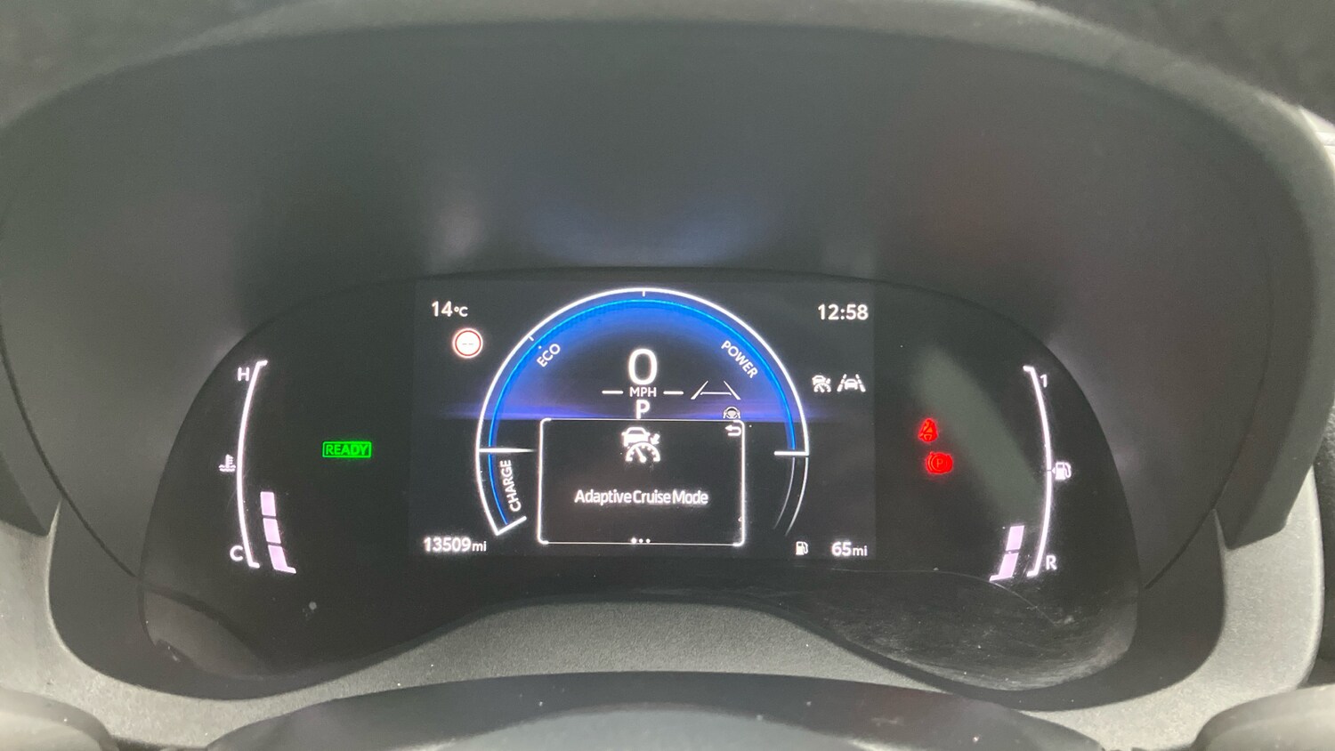 Used Toyota Yaris 2024 for sale - 77350331: Photo 35