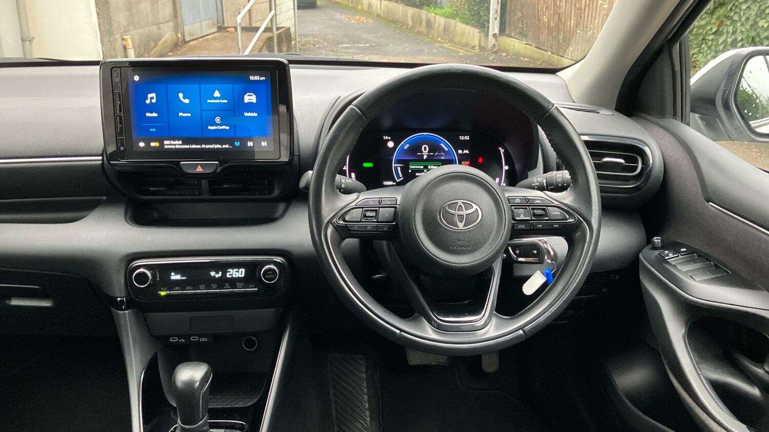 Used Toyota Yaris 2024 for sale - 77350331: Photo 6