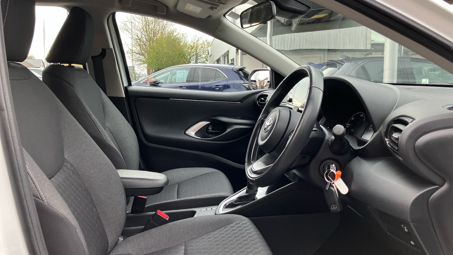 Used Toyota Yaris 2023 for sale - 76833924: Photo 11