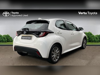Used Toyota Yaris 2023 for sale - 76833924: Photo