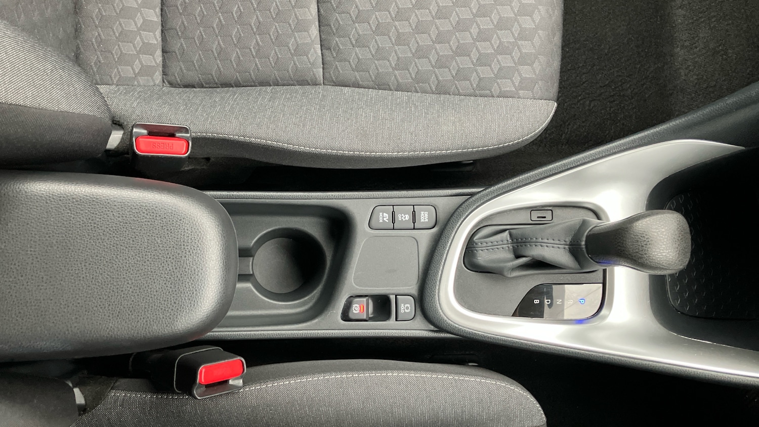 Used Toyota Yaris 2023 for sale - 76833924: Photo 34