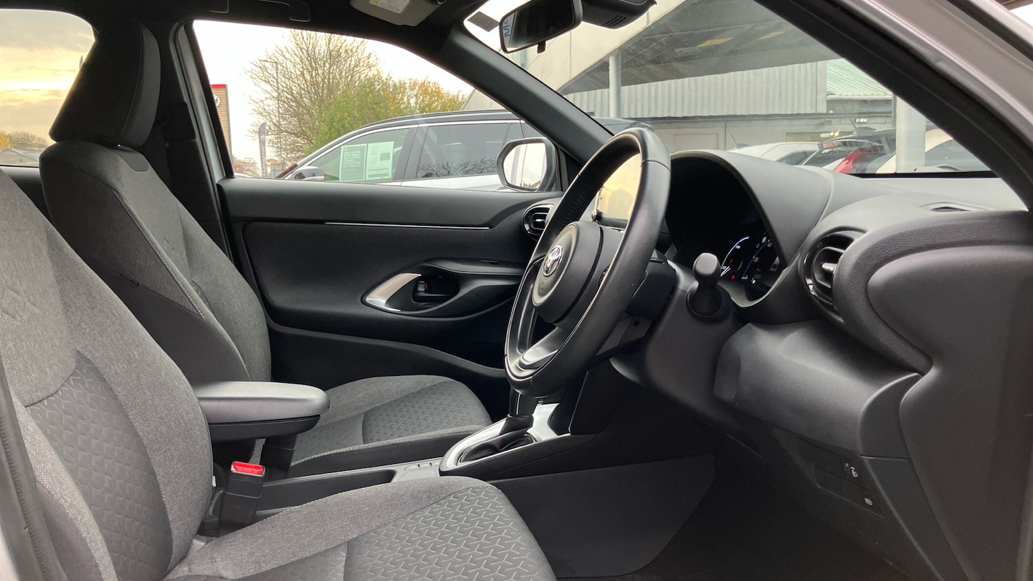 Used Toyota Yaris Cross 2024 for sale - 76292814: Photo 11