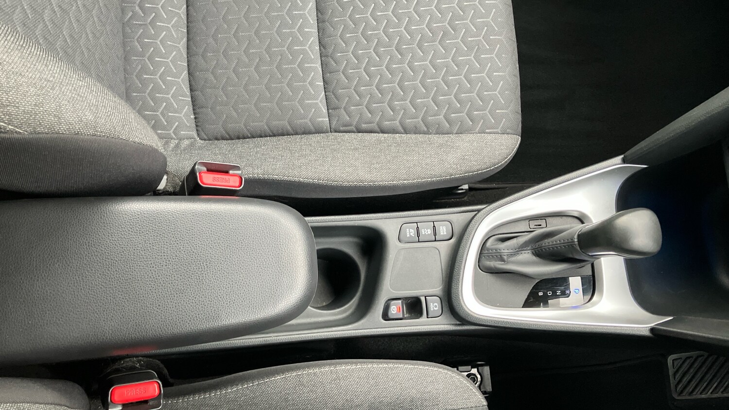 Used Toyota Yaris Cross 2024 for sale - 76292814: Photo 37