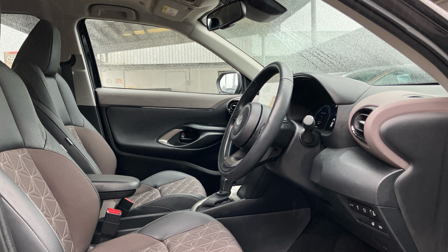 Used Toyota Yaris Cross 2024 for sale - 77377933: Photo 11