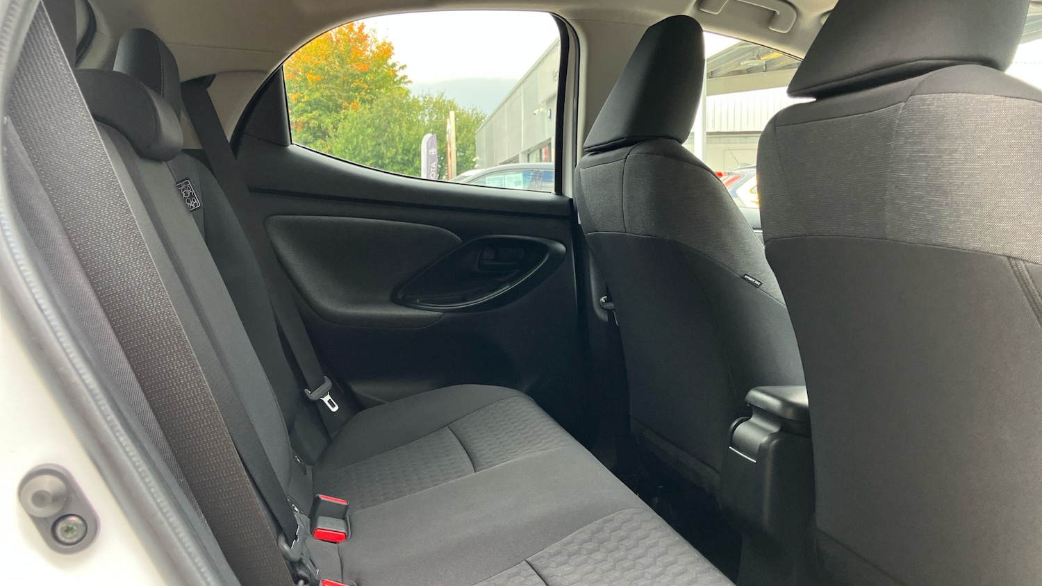 Used Toyota Yaris 2021 for sale - 76131158: Photo 12
