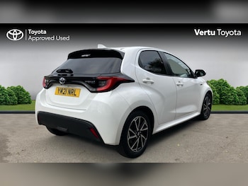 Used Toyota Yaris 2021 for sale - 76131158: Photo 2
