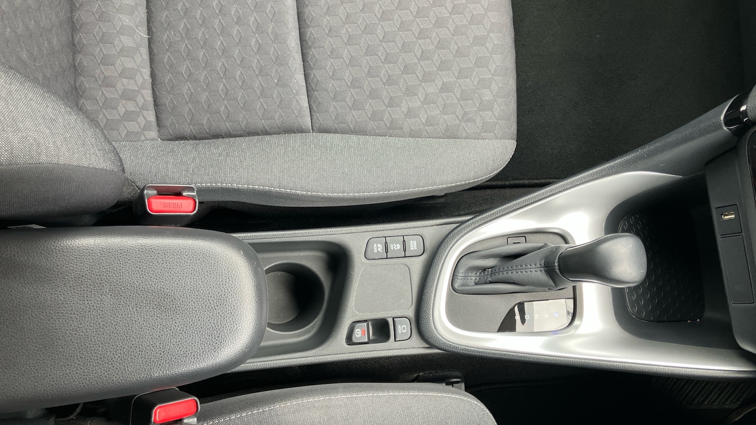 Used Toyota Yaris 2021 for sale - 76131158: Photo 36