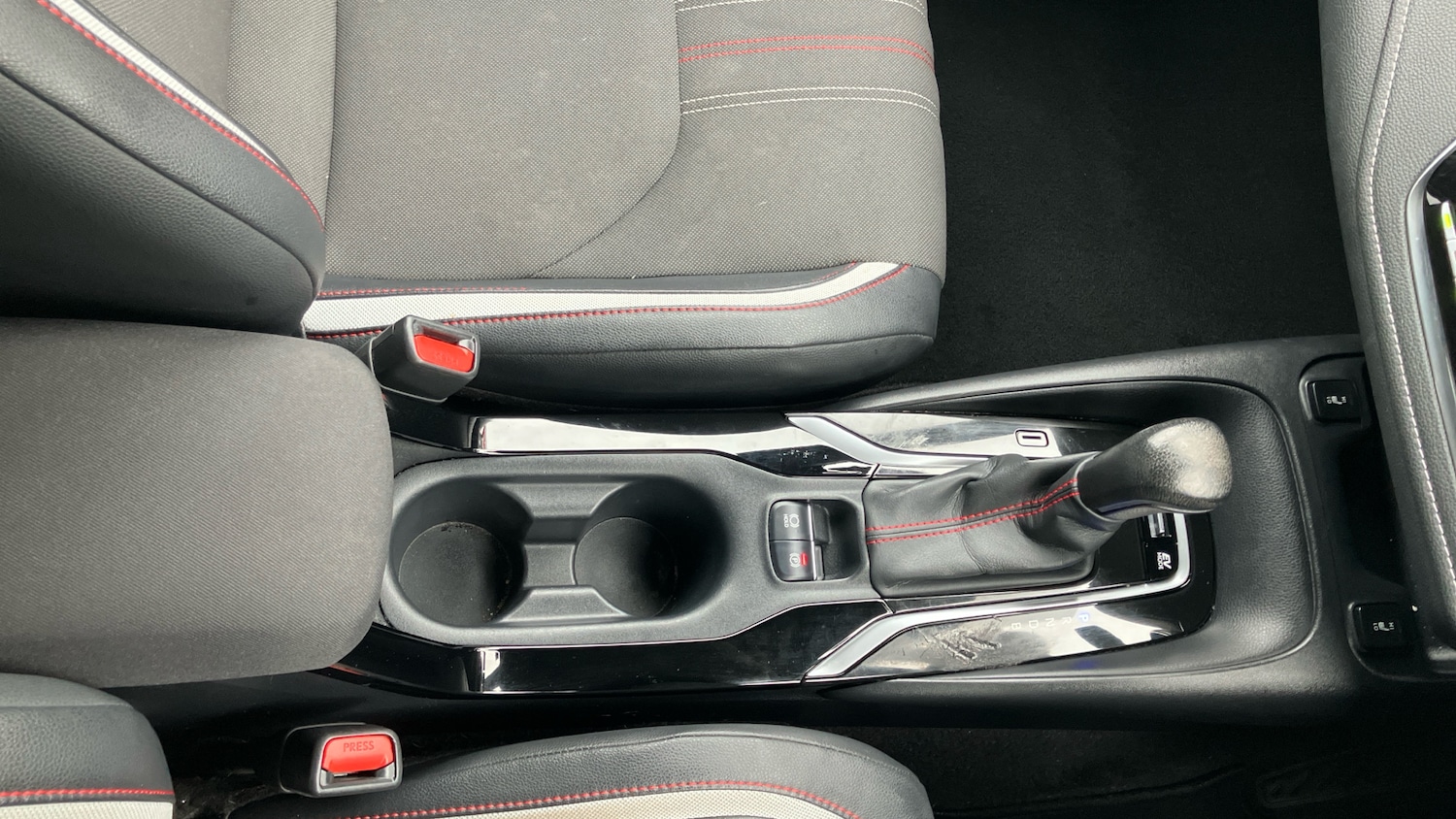 Used Toyota Yaris 2022 for sale - 76292812: Photo 35