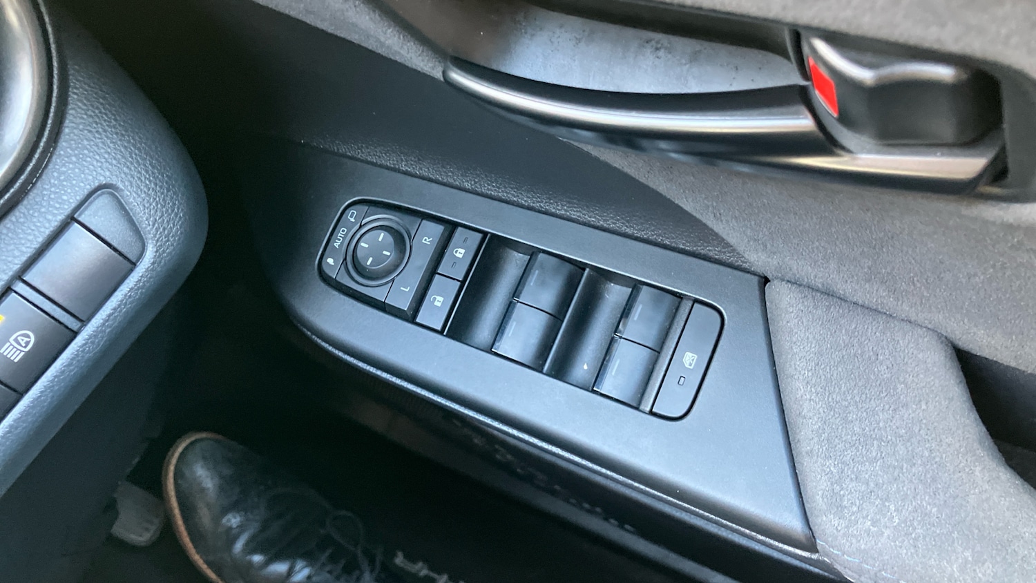 Used Toyota C-HR 2024 for sale - 77420117: Photo 52