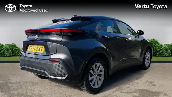 Used Toyota C-HR 2024 for sale - 76146446: Photo 2