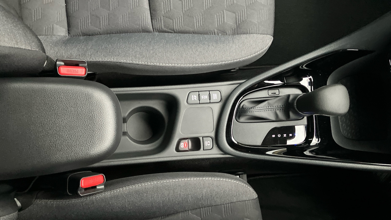 Used Toyota Yaris 2025 for sale - 77883766: Photo 37