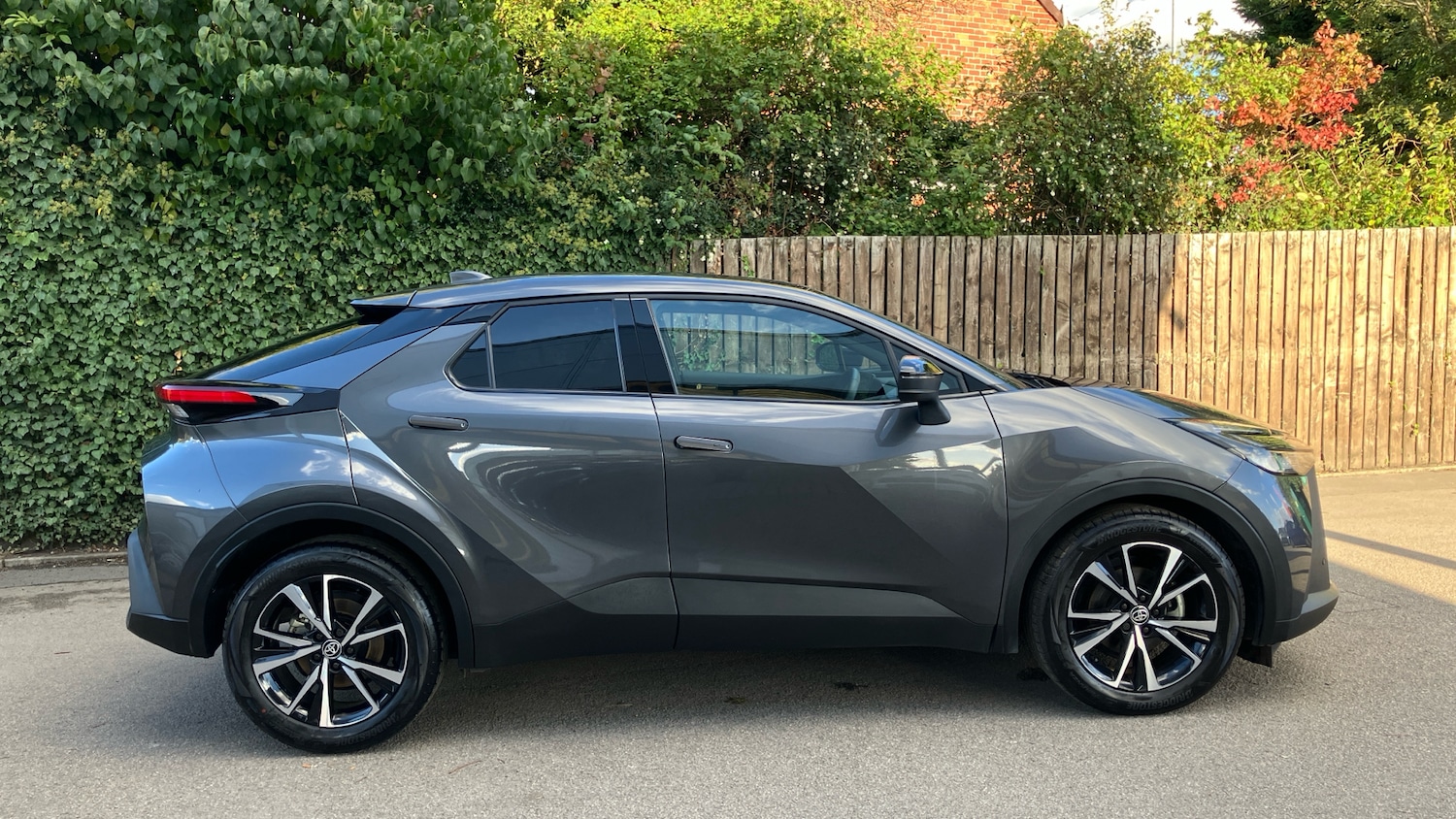 Used Toyota C-HR 2023 for sale - 76519256: Photo 16