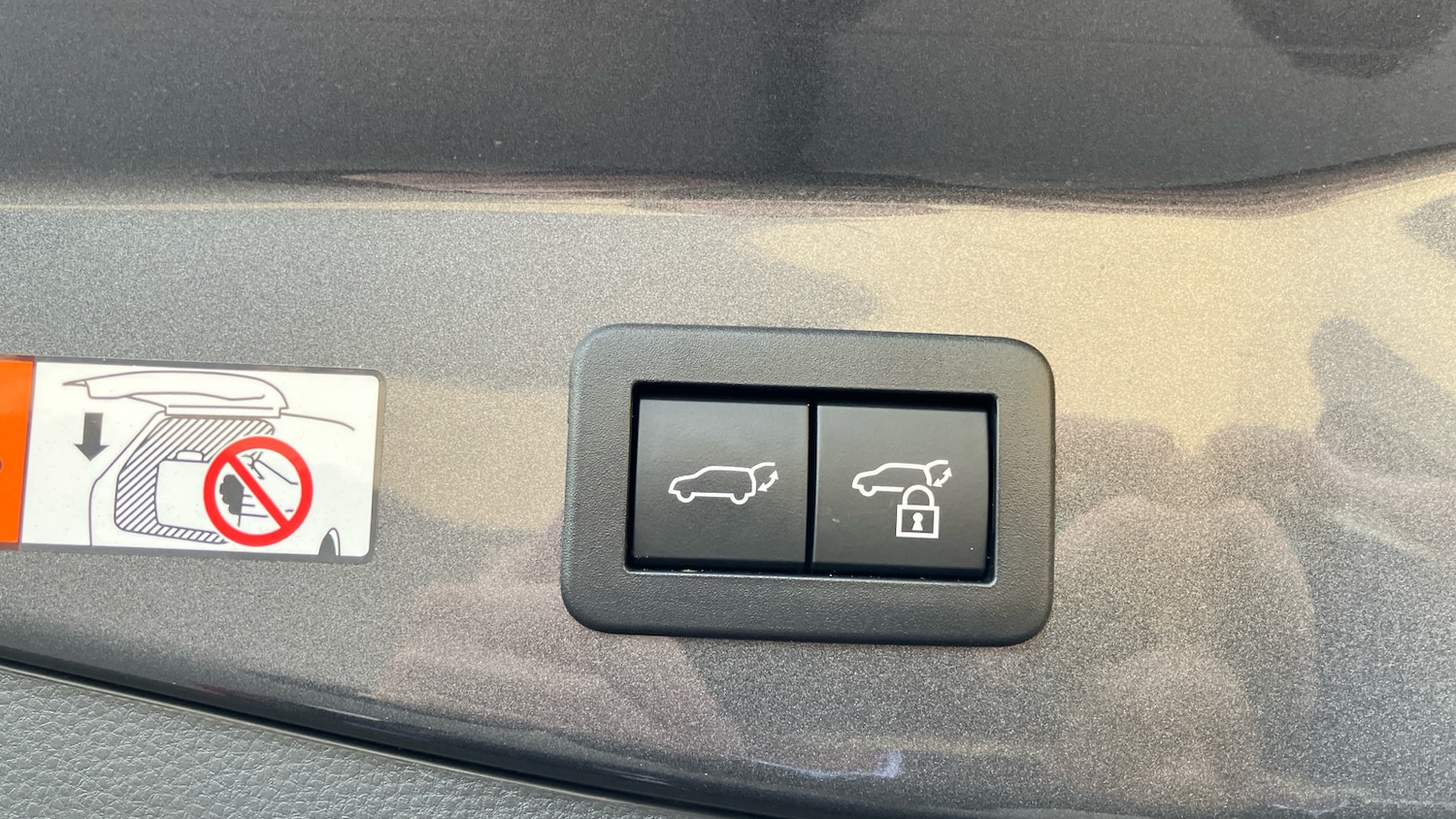 Used Toyota C-HR 2023 for sale - 76519256: Photo 31