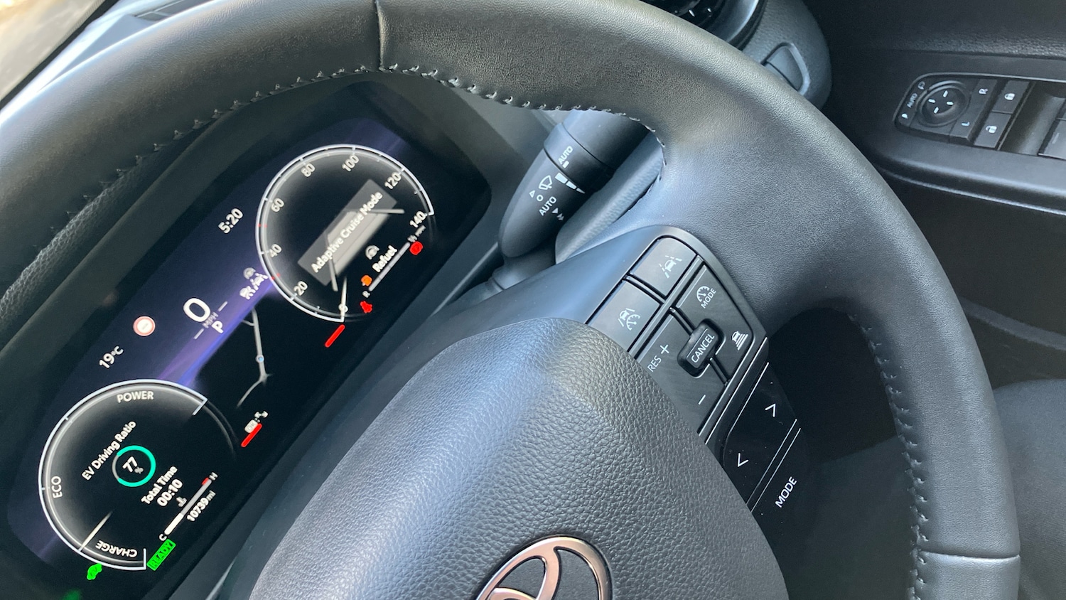 Used Toyota C-HR 2023 for sale - 76519256: Photo 33