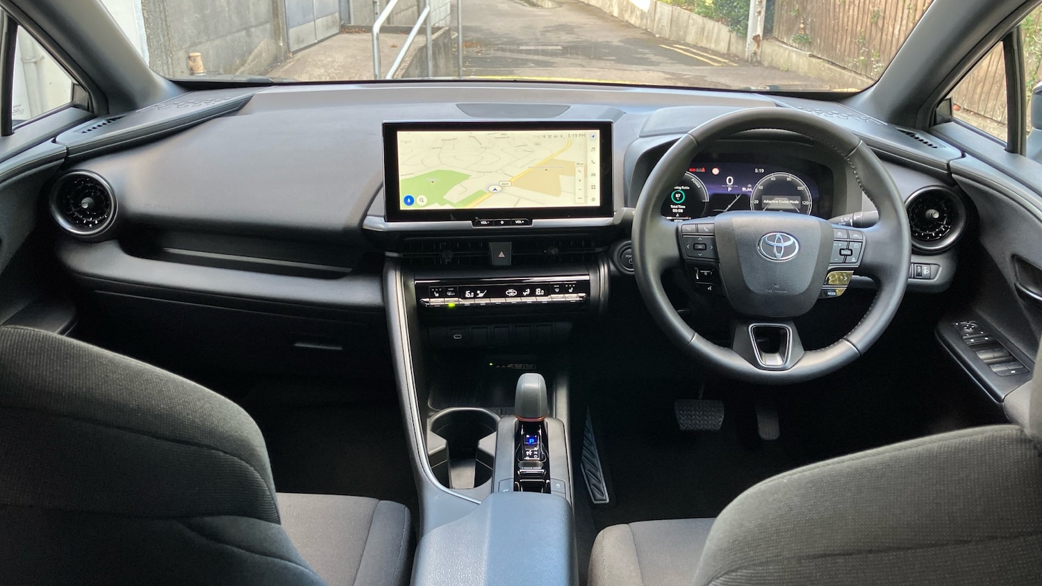 Used Toyota C-HR 2023 for sale - 76519256: Photo 5