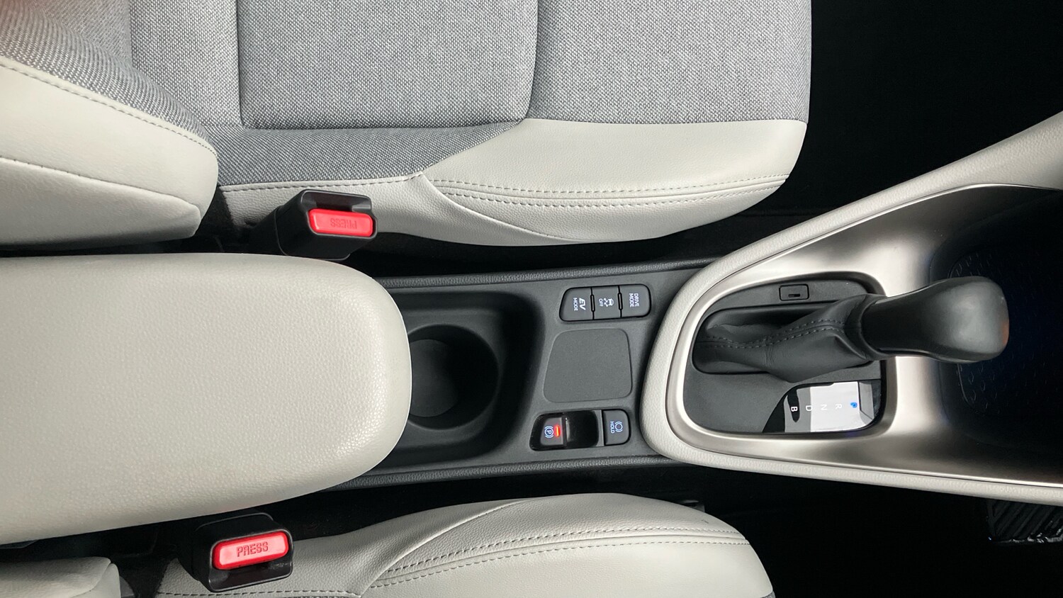 Used Toyota Yaris 2024 for sale - 77336498: Photo 35