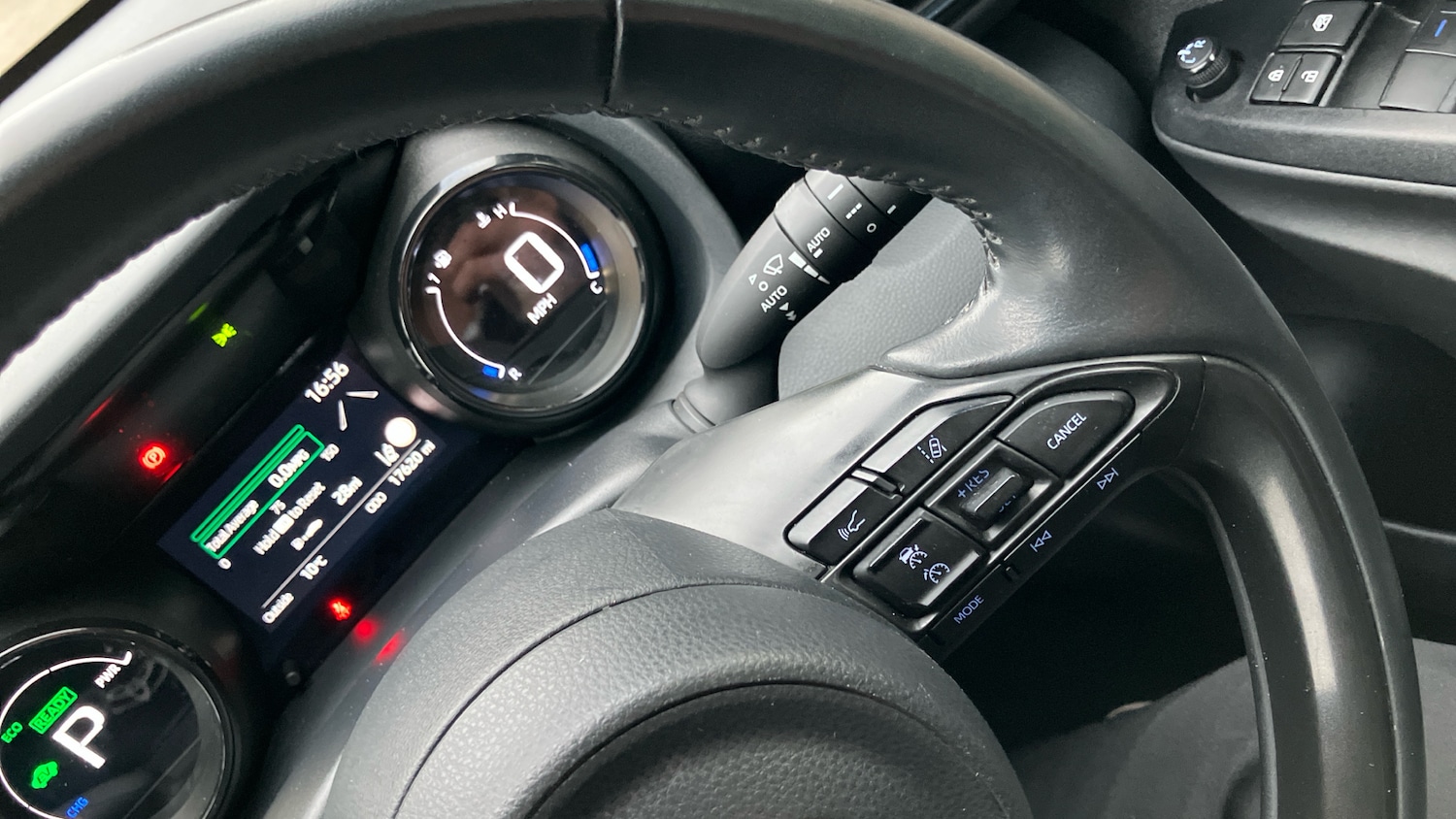 Used Toyota Yaris 2021 for sale - 76422224: Photo 32