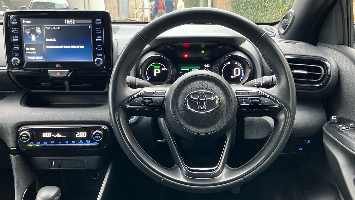 Used Toyota Yaris 2021 for sale - 76422224: Photo 8