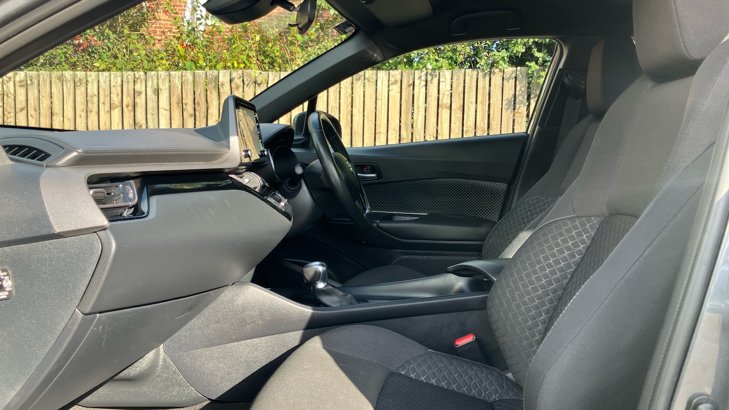 Used Toyota C-HR 2023 for sale - 76131163: Photo 10