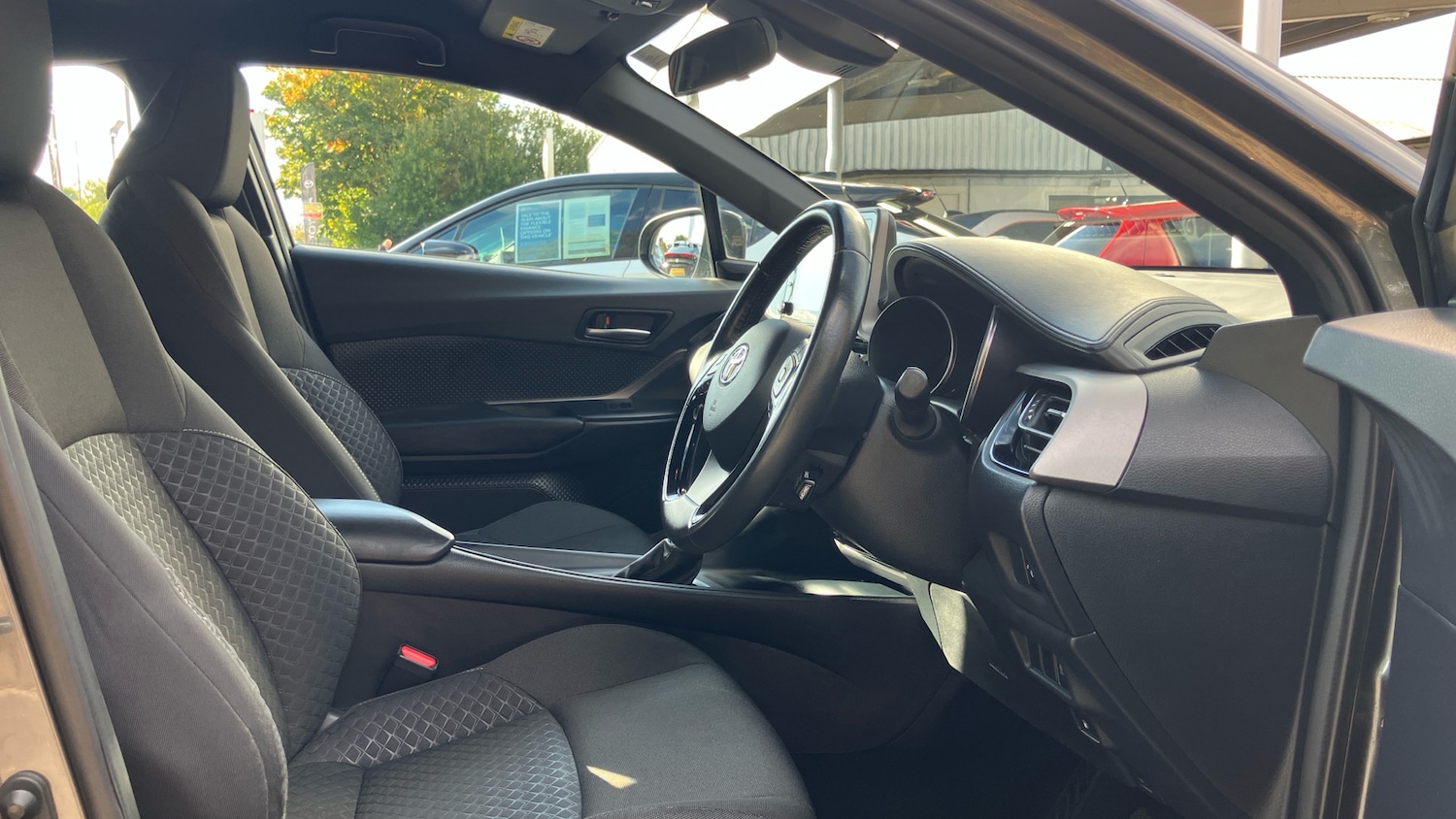 Used Toyota C-HR 2023 for sale - 76131163: Photo 11